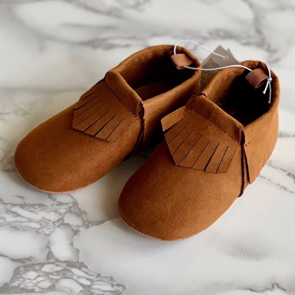 OLD NAVY unisex faux suede caramel baby moccasin booties SIZE 18-24M NWT - Picture 5 of 6